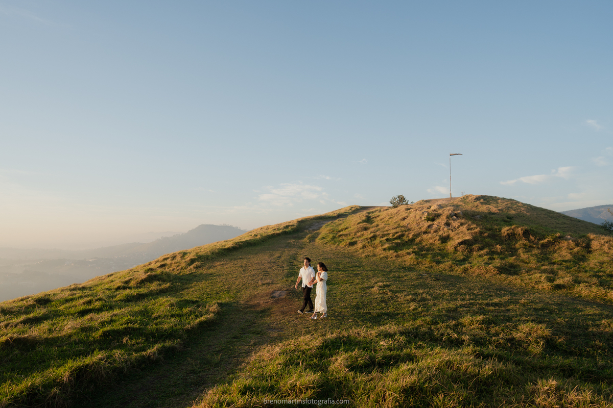 olivia-e-eric-lindo-pre-wedding-no-morro-do-capuava-brenomartinsfoto