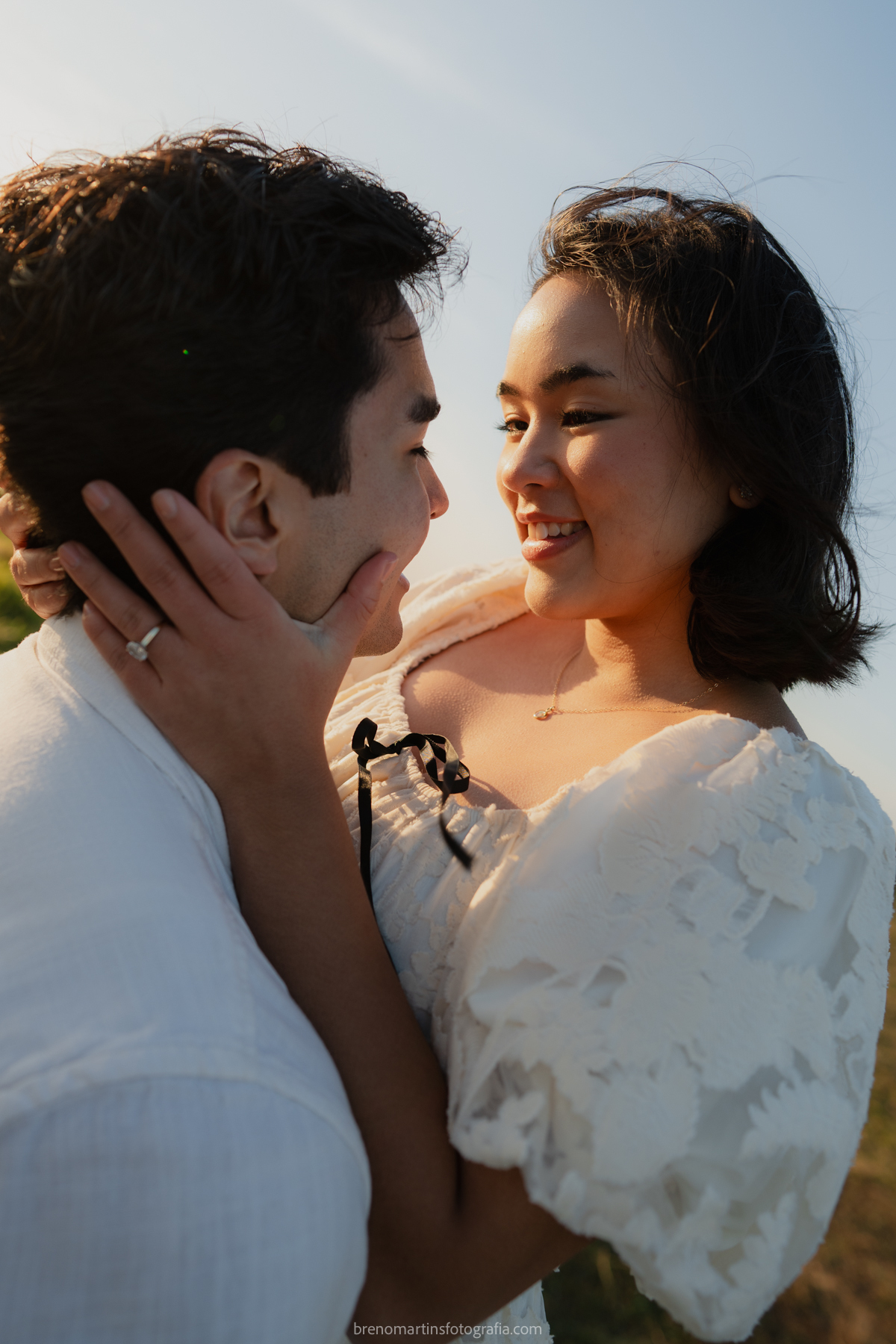 olivia-e-eric-lindo-pre-wedding-no-morro-do-capuava-brenomartinsfoto