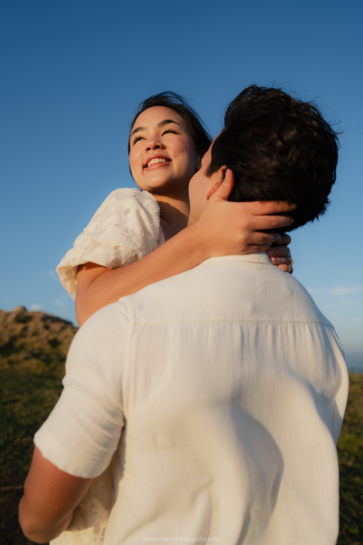olivia-e-eric-lindo-pre-wedding-no-morro-do-capuava-brenomartinsfoto
