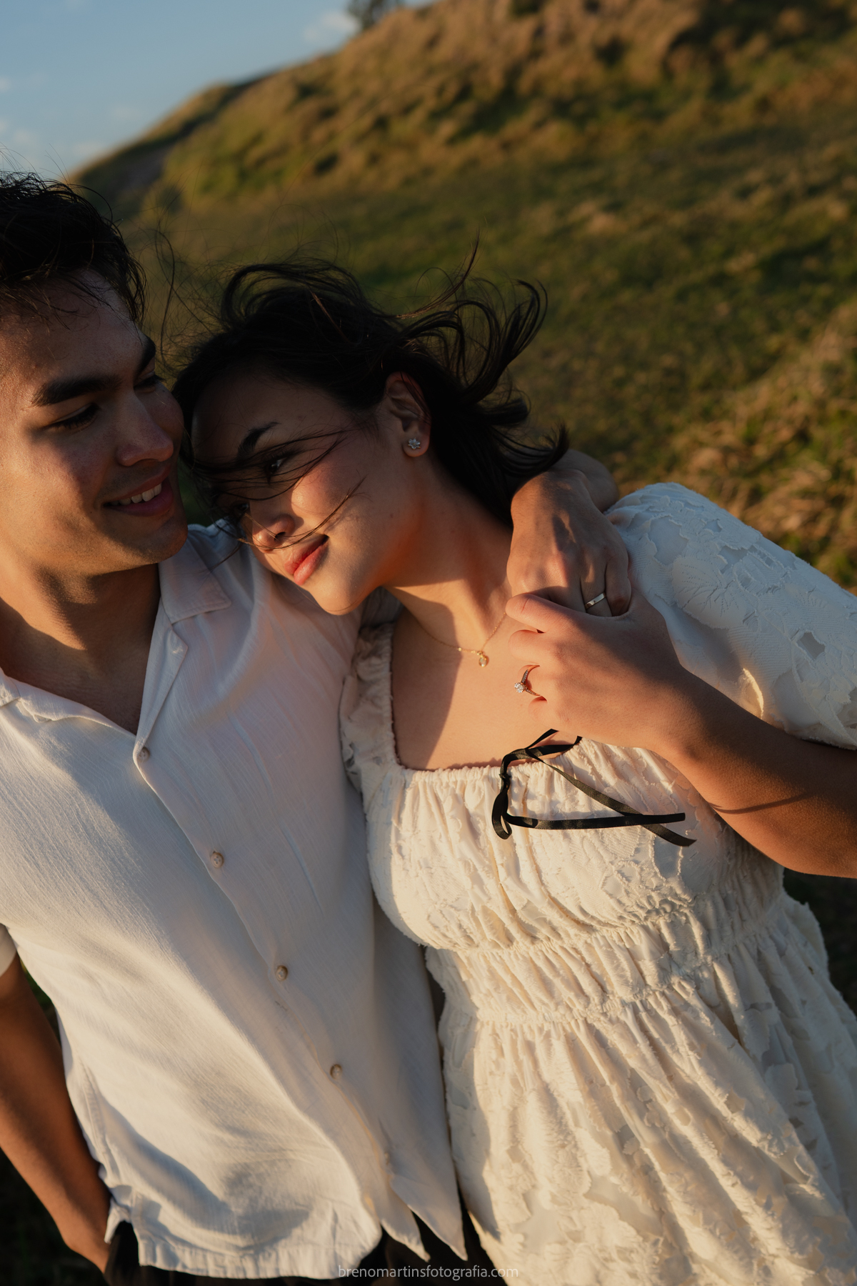 olivia-e-eric-lindo-pre-wedding-no-morro-do-capuava-brenomartinsfoto