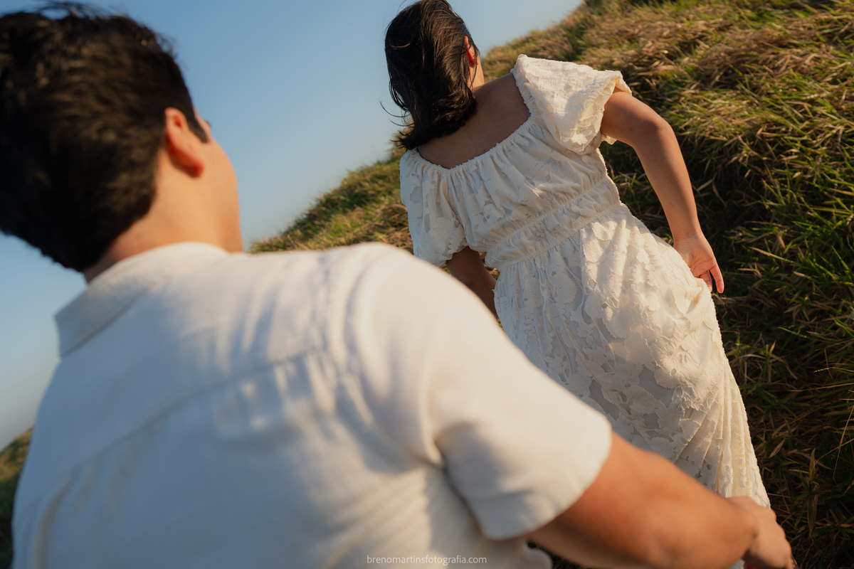 olivia-e-eric-lindo-pre-wedding-no-morro-do-capuava-brenomartinsfoto