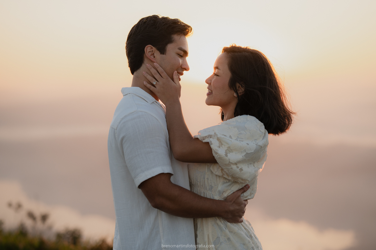 olivia-e-eric-lindo-pre-wedding-no-morro-do-capuava-brenomartinsfoto