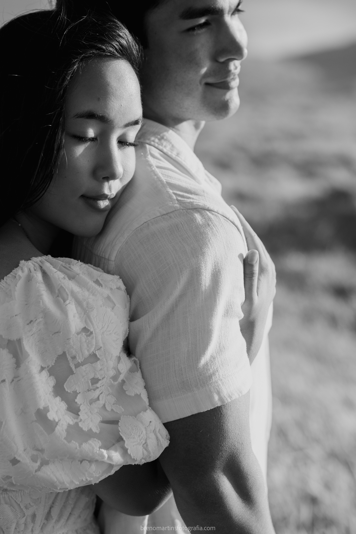 olivia-e-eric-lindo-pre-wedding-no-morro-do-capuava-brenomartinsfoto