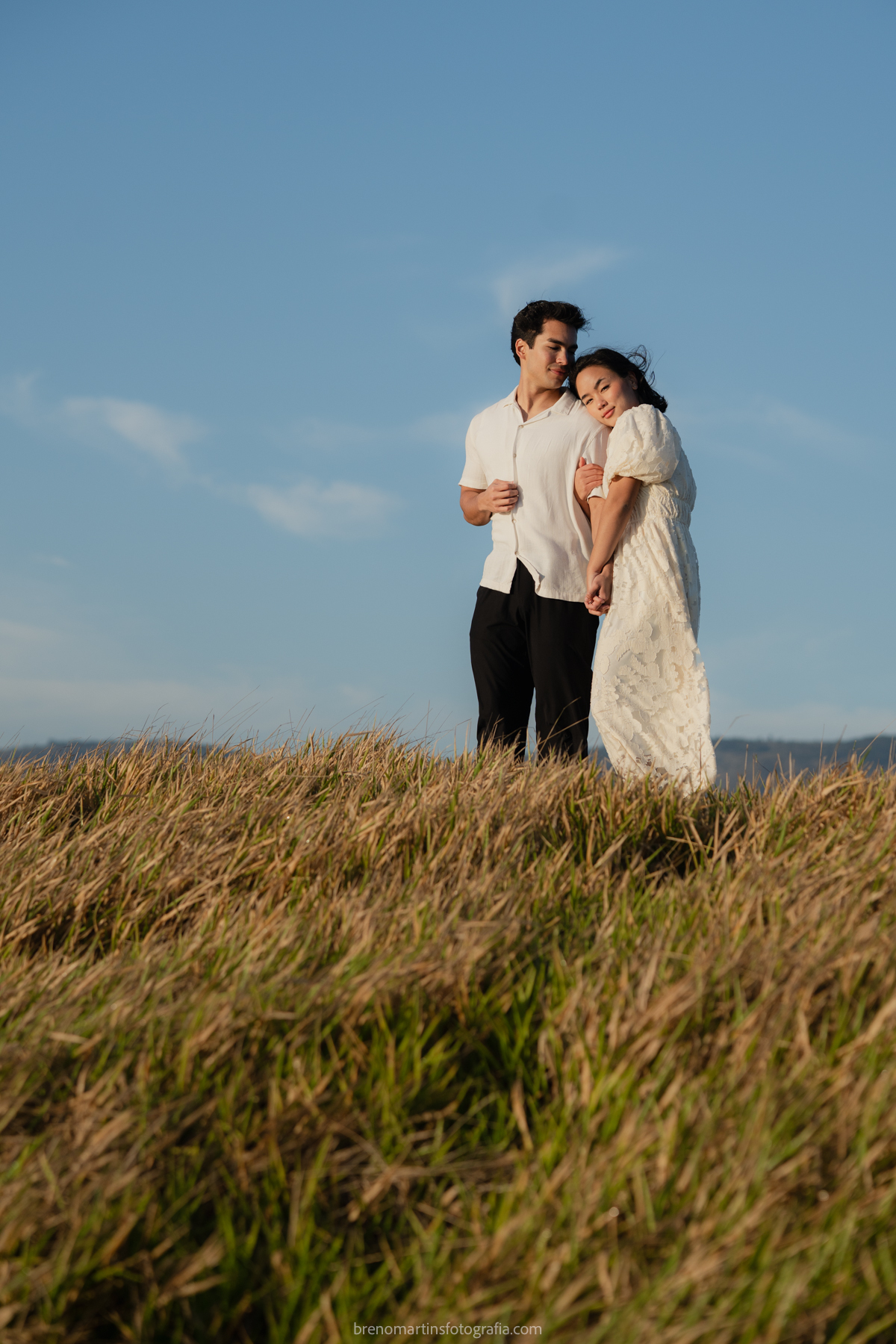 olivia-e-eric-lindo-pre-wedding-no-morro-do-capuava-brenomartinsfoto