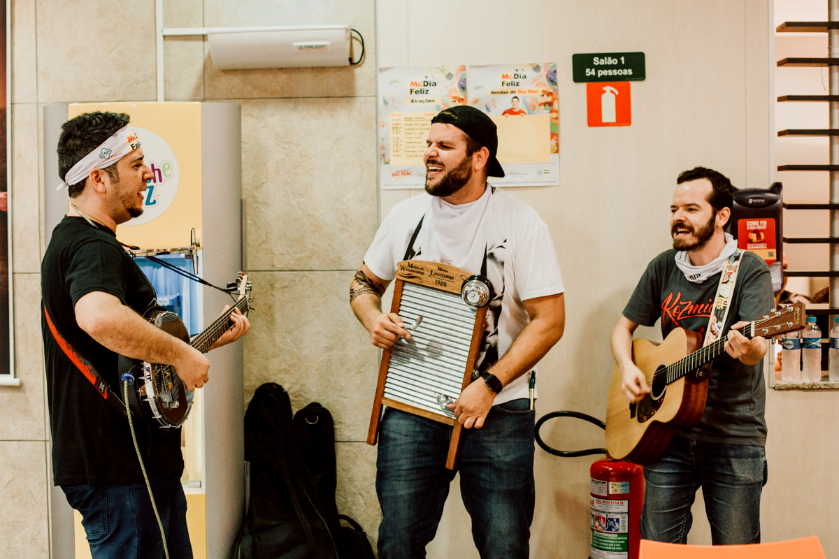 Mc-Dia-Feliz-nos-nao-estamos-sozinhos-mc-donalds-mc-dia-feliz-big-mac-alem-da-fotografia-dicas-de-fotografia-breno-martins-fotografia