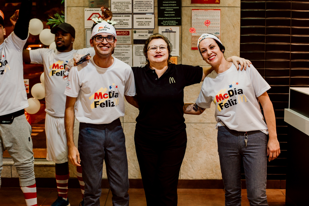 Mc-Dia-Feliz-nos-nao-estamos-sozinhos-mc-donalds-mc-dia-feliz-big-mac-alem-da-fotografia-dicas-de-fotografia-breno-martins-fotografia