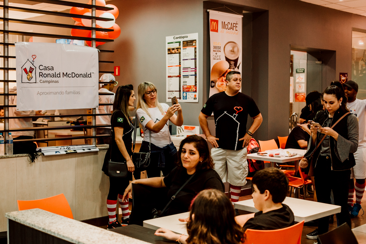 Mc-Dia-Feliz-nos-nao-estamos-sozinhos-mc-donalds-mc-dia-feliz-big-mac-alem-da-fotografia-dicas-de-fotografia-breno-martins-fotografia