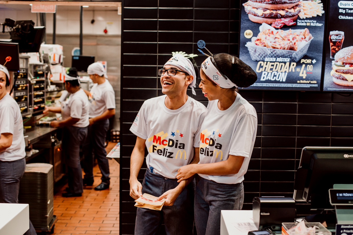 Mc-Dia-Feliz-nos-nao-estamos-sozinhos-mc-donalds-mc-dia-feliz-big-mac-alem-da-fotografia-dicas-de-fotografia-breno-martins-fotografia