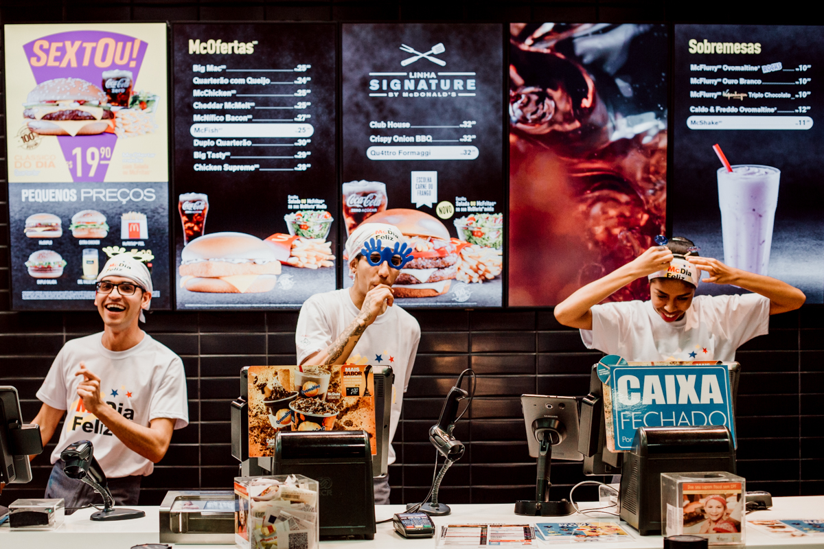 Mc-Dia-Feliz-nos-nao-estamos-sozinhos-mc-donalds-mc-dia-feliz-big-mac-alem-da-fotografia-dicas-de-fotografia-breno-martins-fotografia
