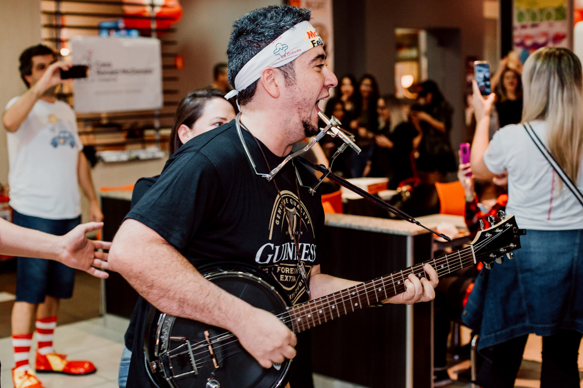 Mc-Dia-Feliz-nos-nao-estamos-sozinhos-mc-donalds-mc-dia-feliz-big-mac-alem-da-fotografia-dicas-de-fotografia-breno-martins-fotografia