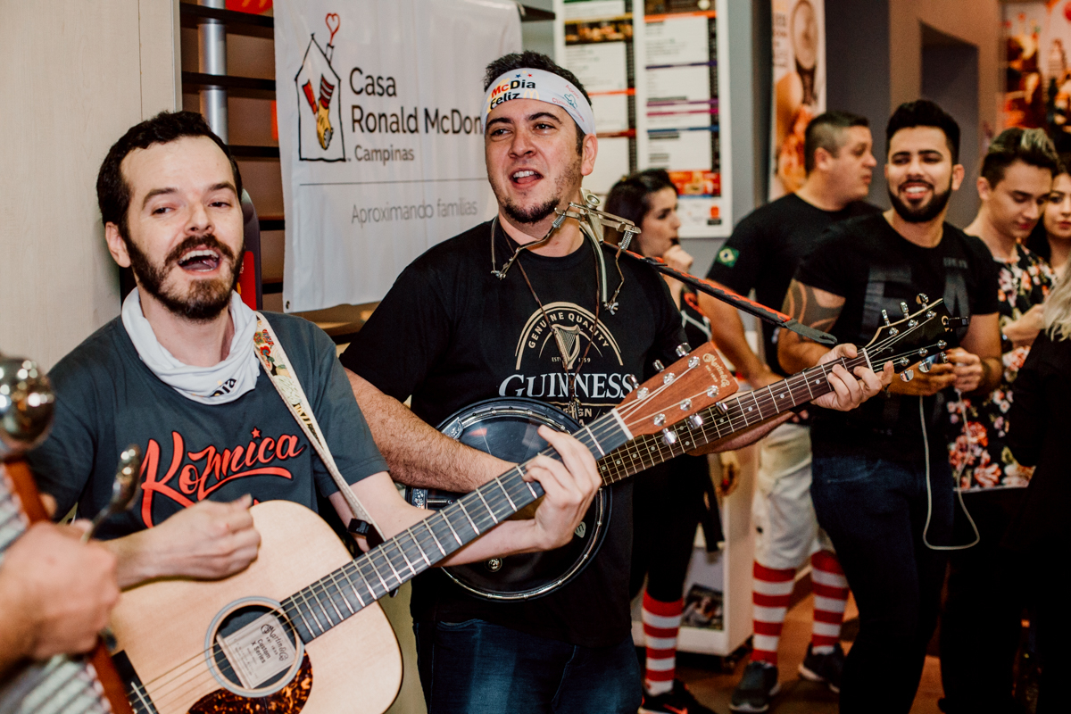 Mc-Dia-Feliz-nos-nao-estamos-sozinhos-mc-donalds-mc-dia-feliz-big-mac-alem-da-fotografia-dicas-de-fotografia-breno-martins-fotografia