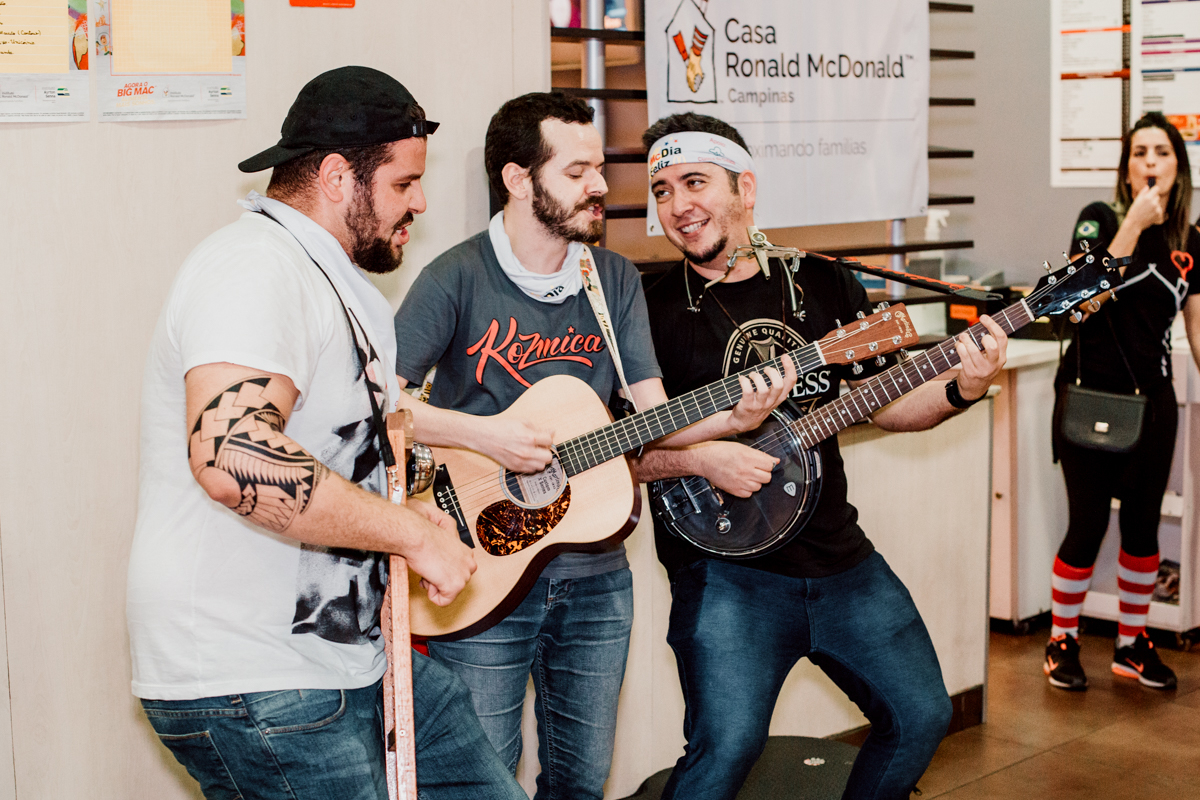 Mc-Dia-Feliz-nos-nao-estamos-sozinhos-mc-donalds-mc-dia-feliz-big-mac-alem-da-fotografia-dicas-de-fotografia-breno-martins-fotografia