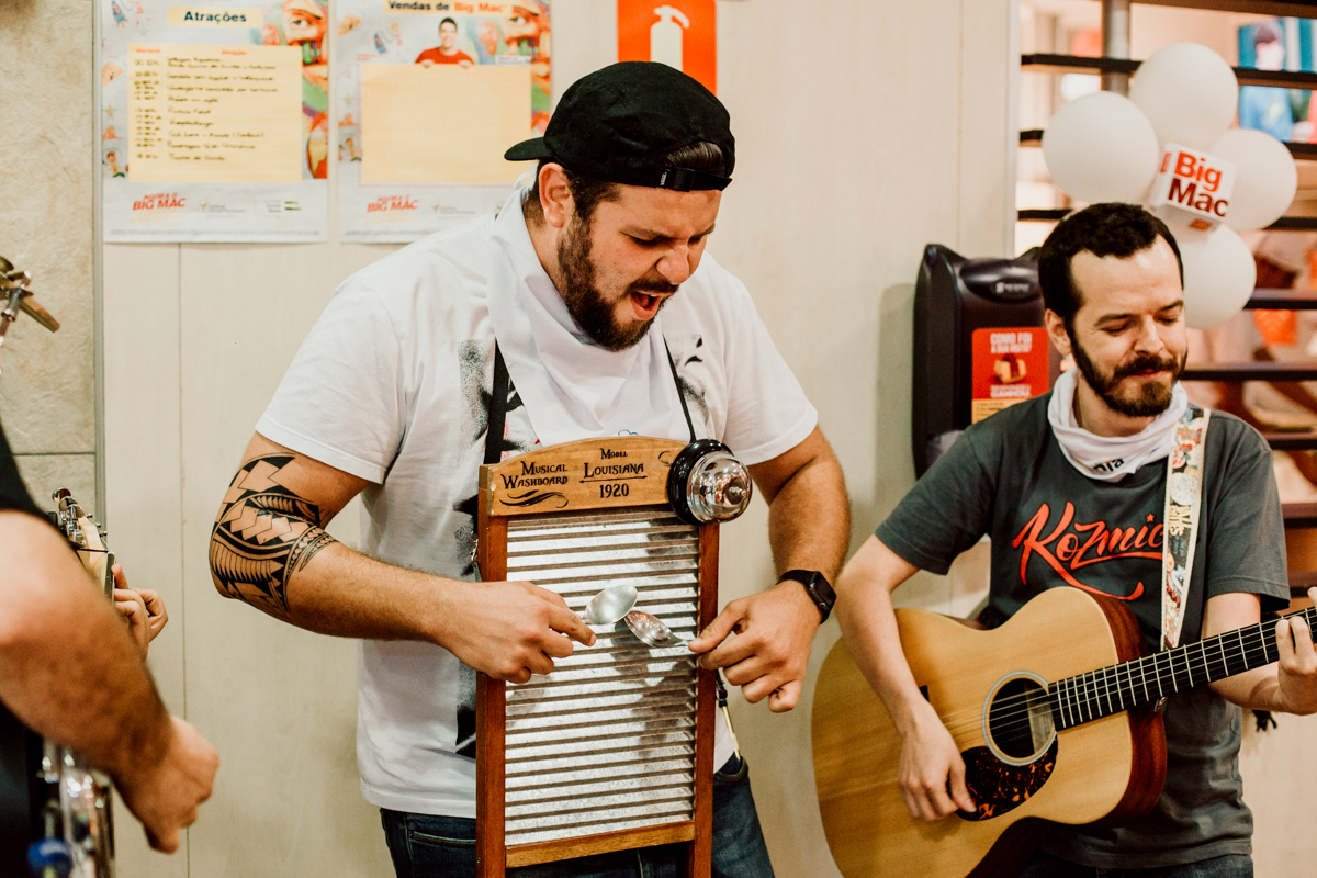Mc-Dia-Feliz-nos-nao-estamos-sozinhos-mc-donalds-mc-dia-feliz-big-mac-alem-da-fotografia-dicas-de-fotografia-breno-martins-fotografia