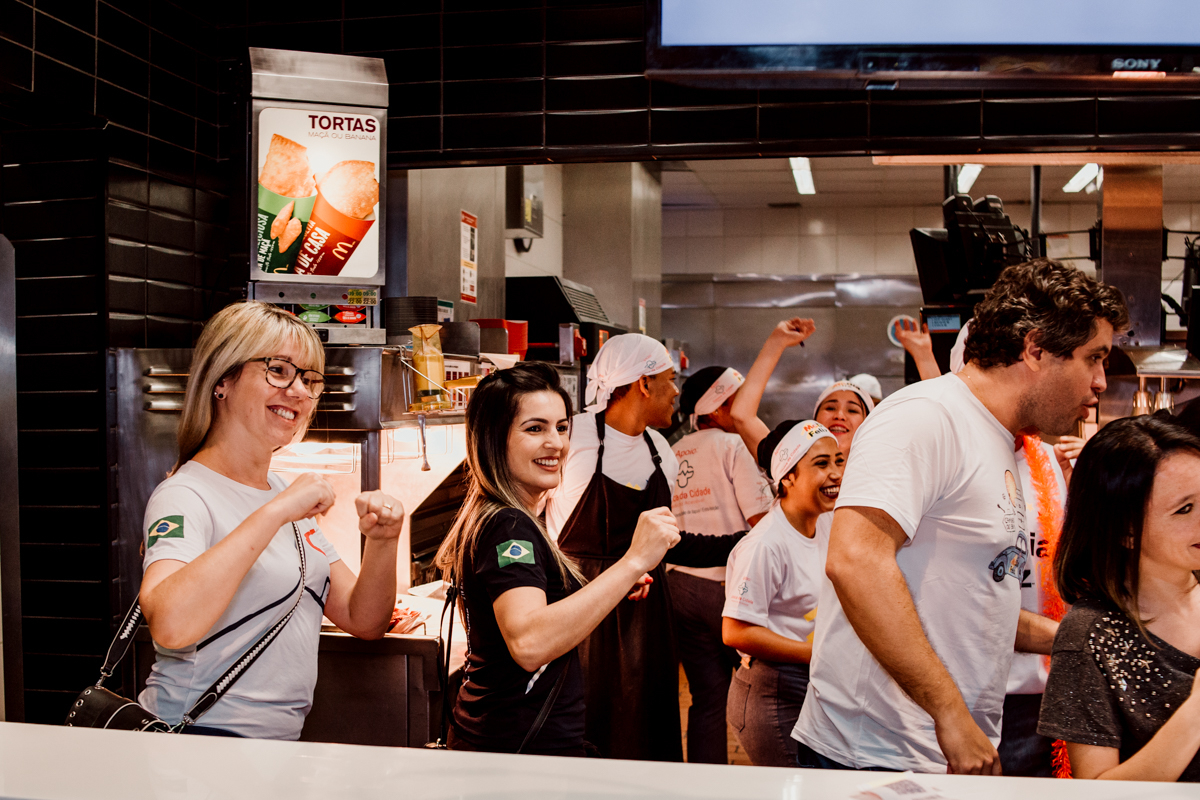 Mc-Dia-Feliz-nos-nao-estamos-sozinhos-mc-donalds-mc-dia-feliz-big-mac-alem-da-fotografia-dicas-de-fotografia-breno-martins-fotografia