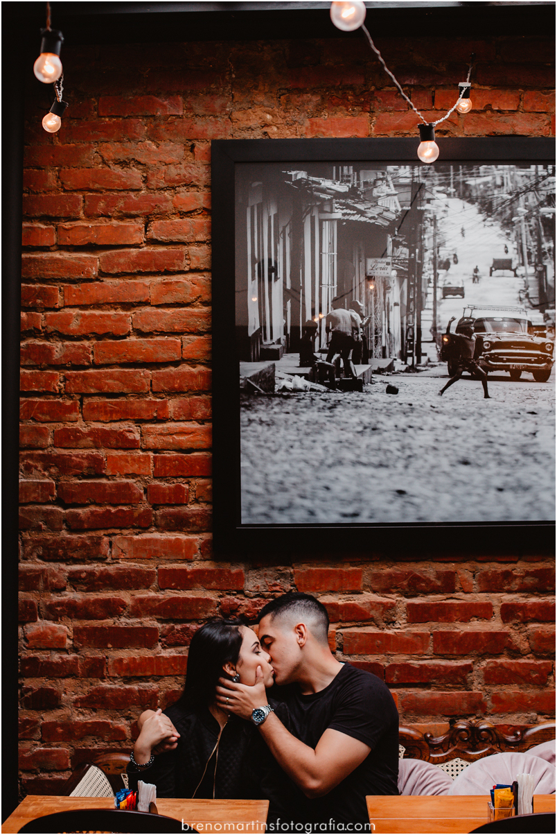 gisele-e-ronaldo-sessao-de-fotos-alma-jazz-club-campinas-pos-casamento-no-cambui-em-campinas-sp-breno-martins-fotografia-fotos-no-starbucks-ensaio-na-rua-casamento-sud-canal-alem-da-fotografia