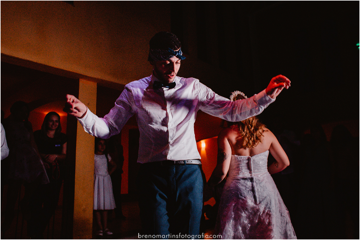 Leticia-e-robson-casamento-em-embu-das-artes-espaco-mansao-das-artes-sao-paulo-breno-martins-fotografia