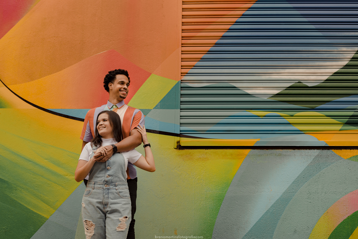laura-e-junior-pre-wedding-no-beco-do-batman-sao-paulo-pre-wedding-colorido-onde-ir-em-sp-para-fotos-beco-do-batman-grafite-beco-breno-martins-fotografia