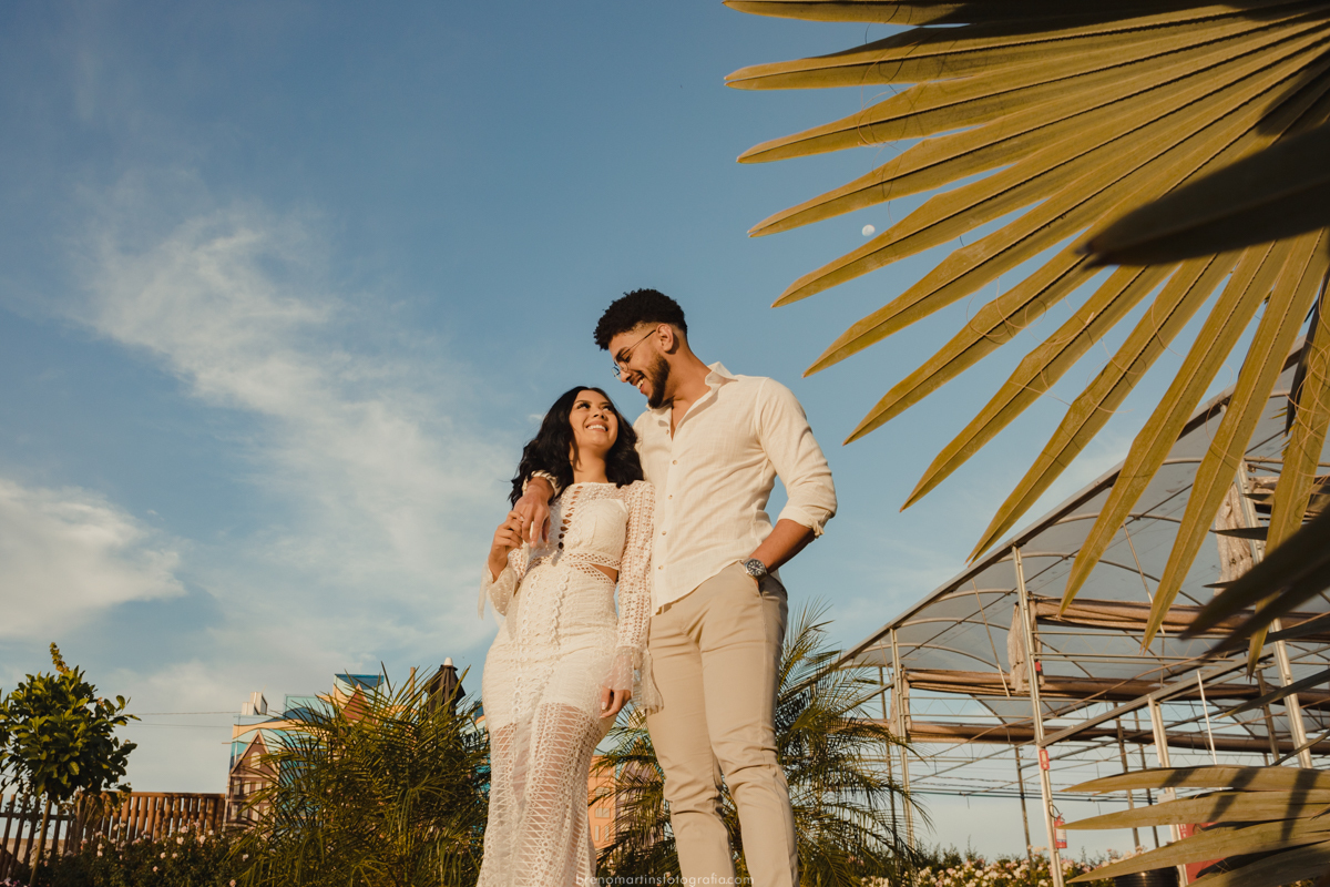 Francyelle-e-wendel-pre-wedding-em-holambra-com-a-theos-turismo-fotografo-no-bloeman-park-holambra-cidade-das-flores-breno-martins-fotografia-canal-alem-da-fotografia