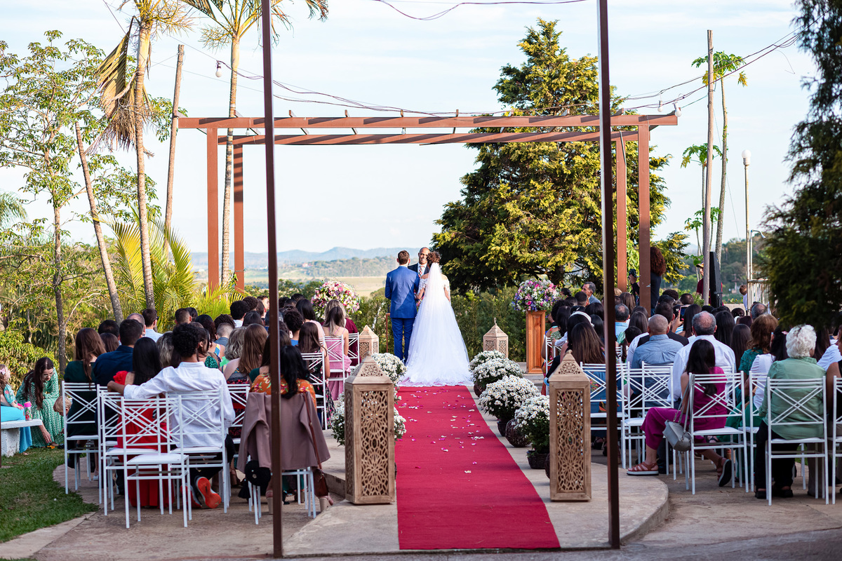 decoração de casamento ao ar livre, corredor do casamento, fotografo de casamento, fotografo em suzano