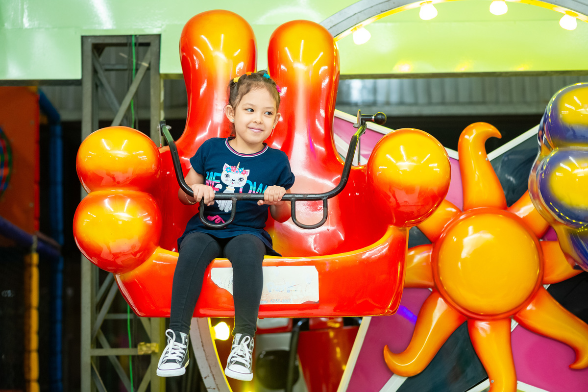 aniversário 1 ano, festa infantil, tema looney tunes, decoração looney tunes, pernalonga, piu-piu, patolino, buffet infantil, fotografia de aniversário, fotógrafo infantil, primeiro aniversário leonardo, fotos festa 1 ano, festa baby looney tunes, ensaio 