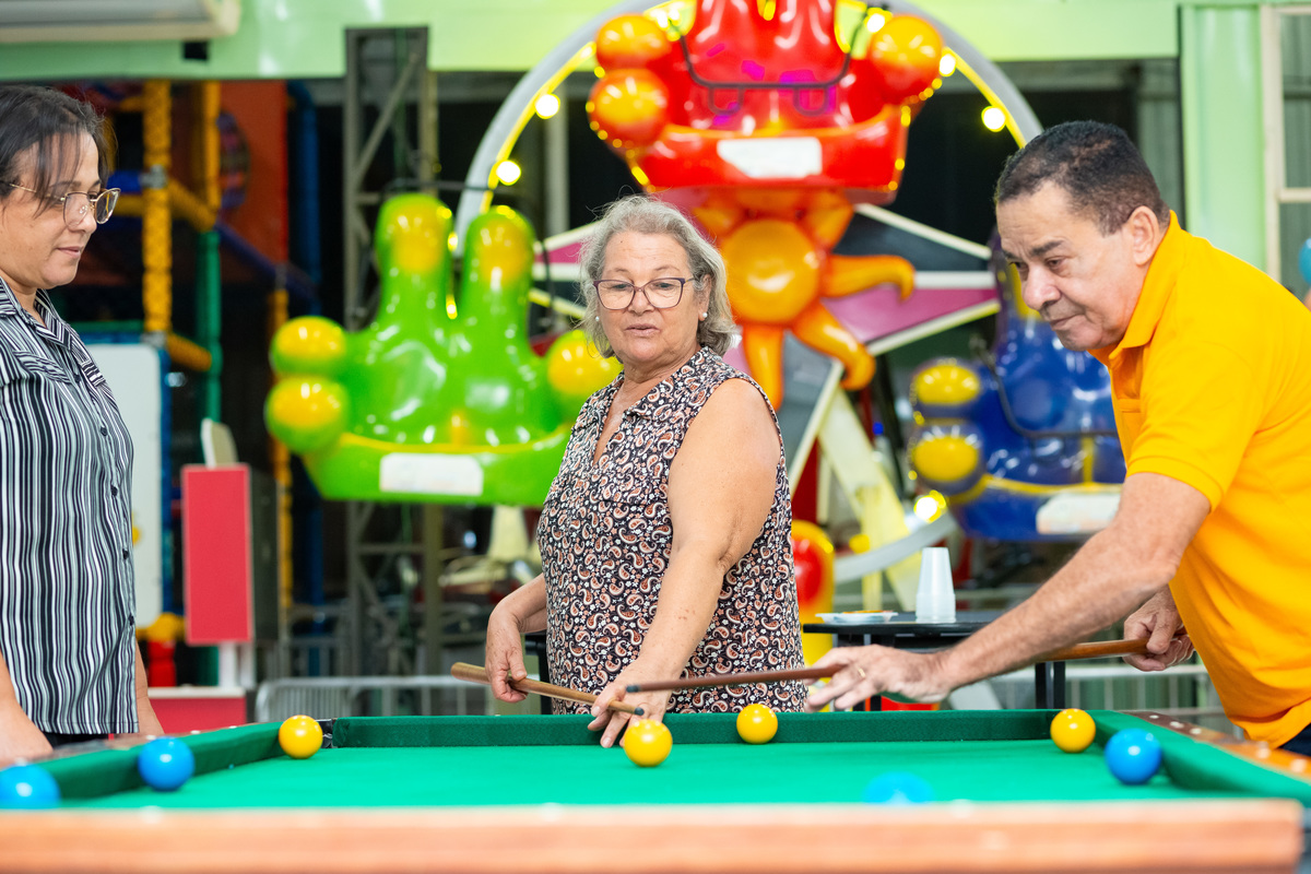 aniversário 1 ano, festa infantil, tema looney tunes, decoração looney tunes, pernalonga, piu-piu, patolino, buffet infantil, fotografia de aniversário, fotógrafo infantil, primeiro aniversário leonardo, fotos festa 1 ano, festa baby looney tunes, ensaio 