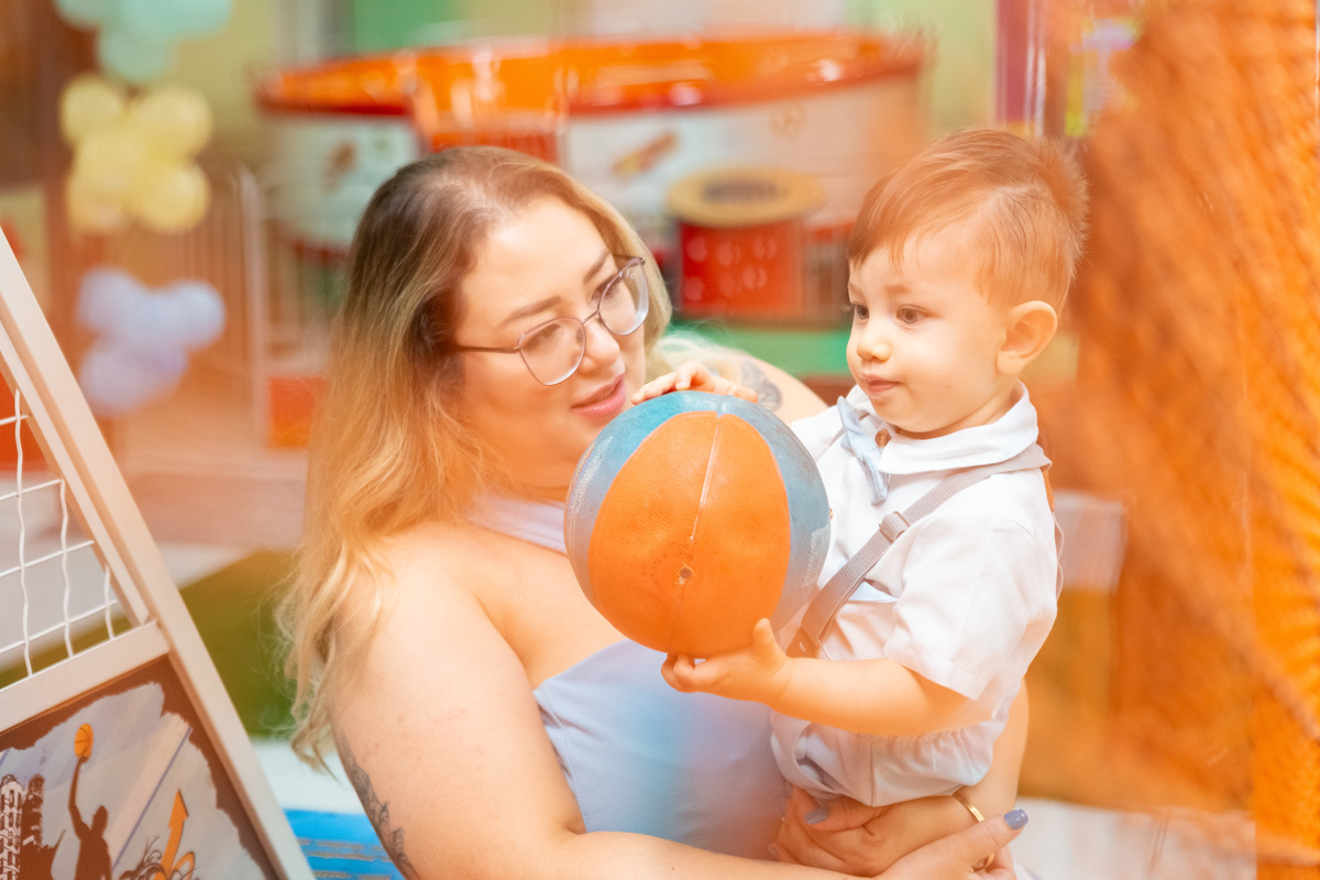 aniversário 1 ano, festa infantil, tema looney tunes, decoração looney tunes, pernalonga, piu-piu, patolino, buffet infantil, fotografia de aniversário, fotógrafo infantil, primeiro aniversário leonardo, fotos festa 1 ano, festa baby looney tunes, ensaio 