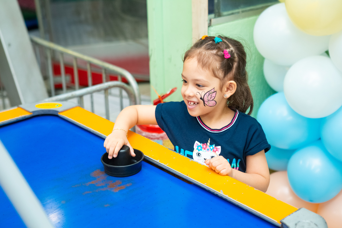 aniversário 1 ano, festa infantil, tema looney tunes, decoração looney tunes, pernalonga, piu-piu, patolino, buffet infantil, fotografia de aniversário, fotógrafo infantil, primeiro aniversário leonardo, fotos festa 1 ano, festa baby looney tunes, ensaio 