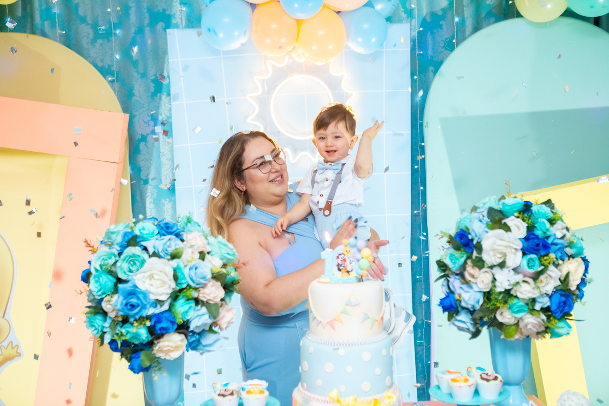 aniversário 1 ano, festa infantil, tema looney tunes, decoração looney tunes, pernalonga, piu-piu, patolino, buffet infantil, fotografia de aniversário, fotógrafo infantil, primeiro aniversário leonardo, fotos festa 1 ano, festa baby looney tunes, ensaio 