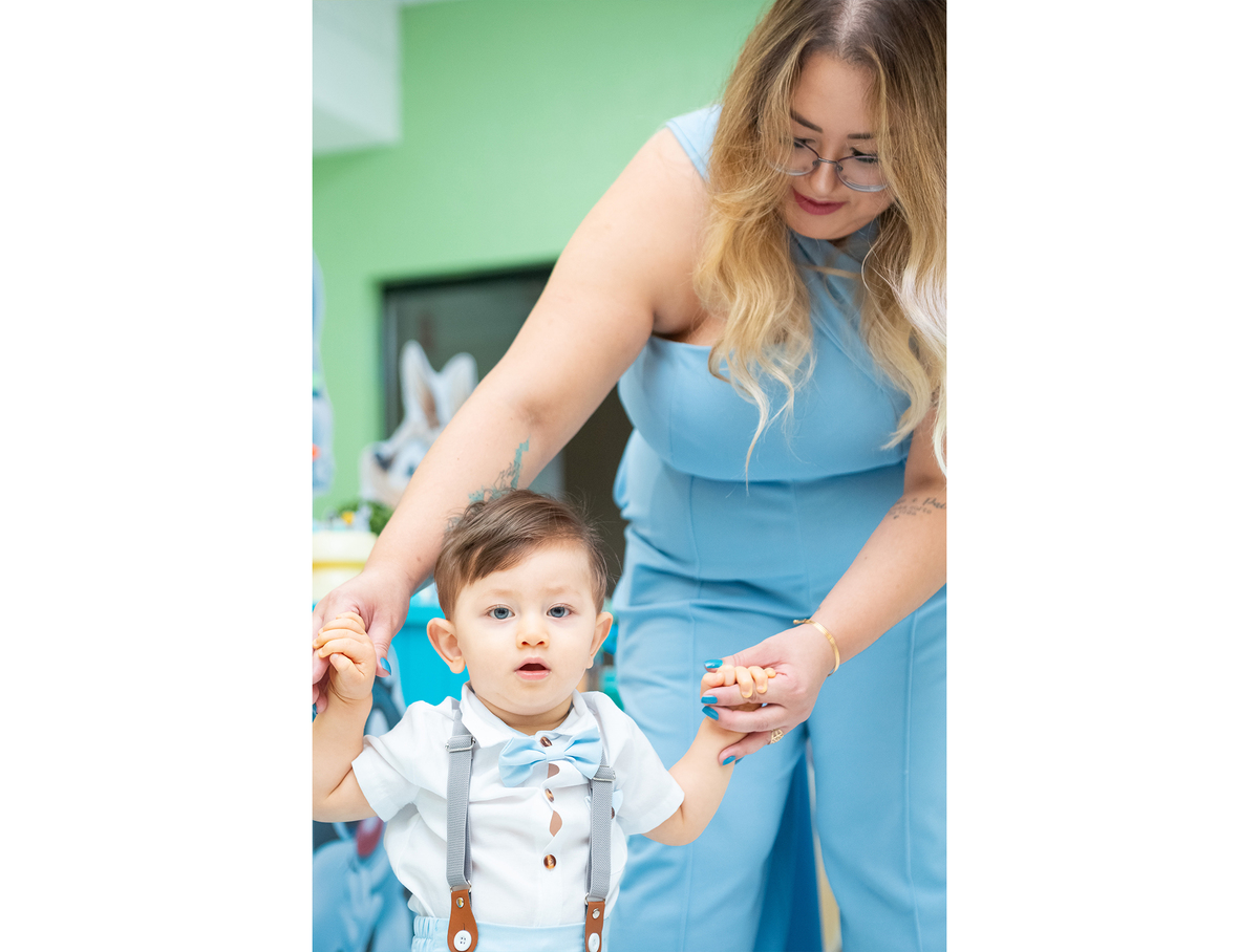 aniversário 1 ano, festa infantil, tema looney tunes, decoração looney tunes, pernalonga, piu-piu, patolino, buffet infantil, fotografia de aniversário, fotógrafo infantil, primeiro aniversário leonardo, fotos festa 1 ano, festa baby looney tunes, ensaio 