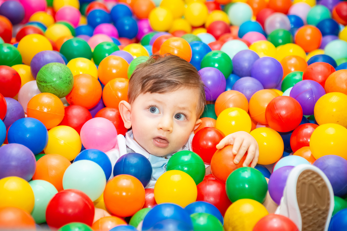 aniversário 1 ano, festa infantil, tema looney tunes, decoração looney tunes, pernalonga, piu-piu, patolino, buffet infantil, fotografia de aniversário, fotógrafo infantil, primeiro aniversário leonardo, fotos festa 1 ano, festa baby looney tunes, ensaio 