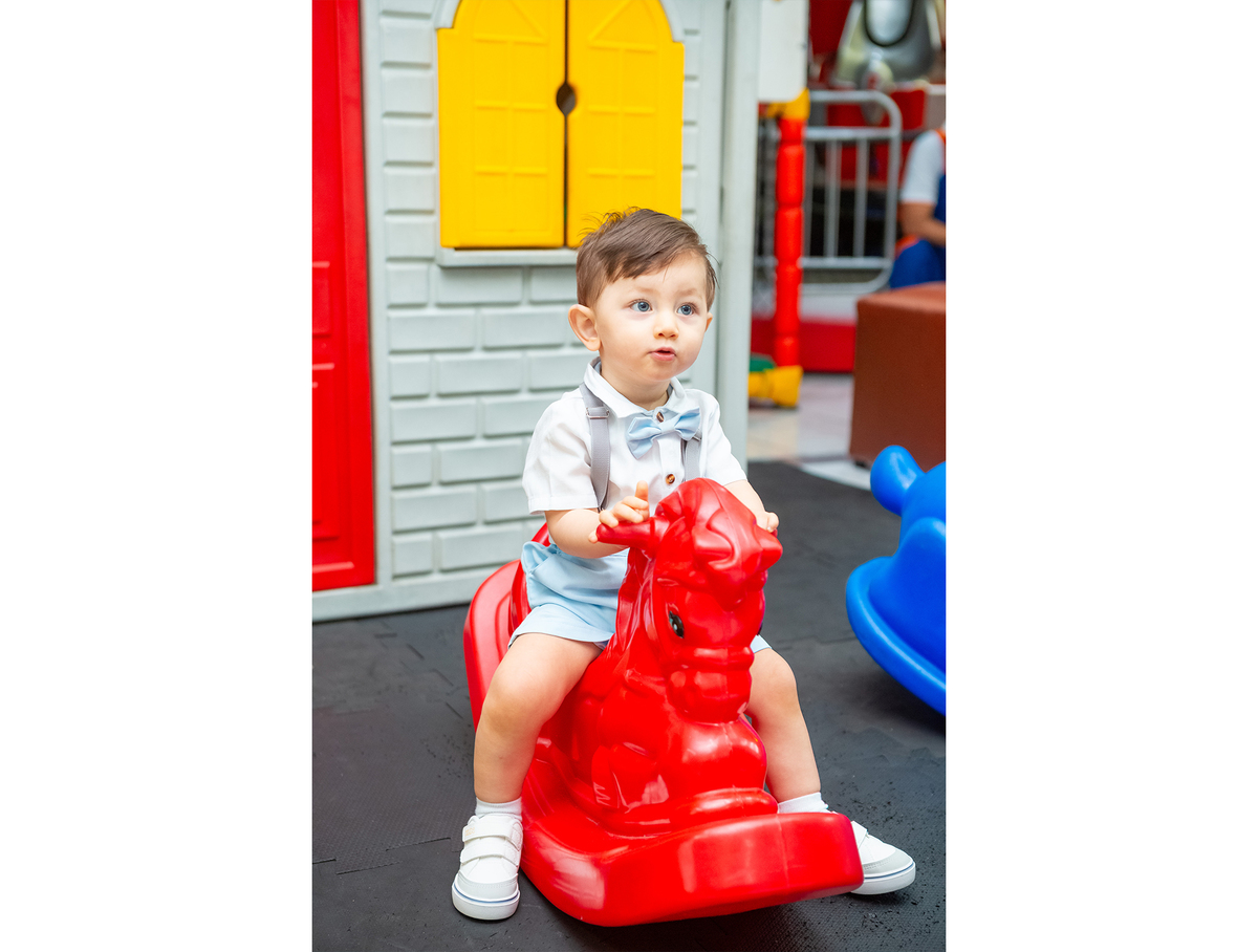 aniversário 1 ano, festa infantil, tema looney tunes, decoração looney tunes, pernalonga, piu-piu, patolino, buffet infantil, fotografia de aniversário, fotógrafo infantil, primeiro aniversário leonardo, fotos festa 1 ano, festa baby looney tunes, ensaio 