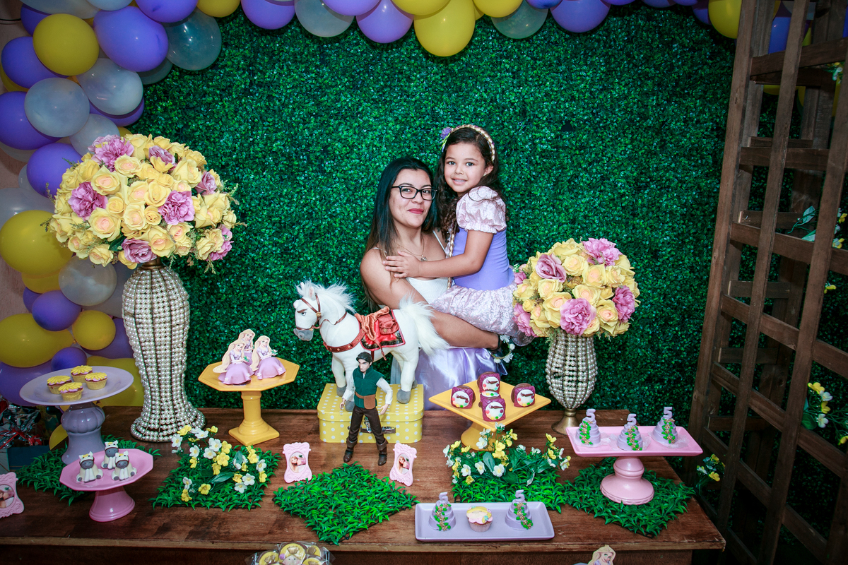 pula pula, ensaio de fotos infantil de aniversário, aniversário de 5 anos, festa de aniversário, fotografo para festa de aniversário, fotografo de aniversário, fotografo em suzano, fotografia de aniversário infantil, festa de aniversário dos enrolados