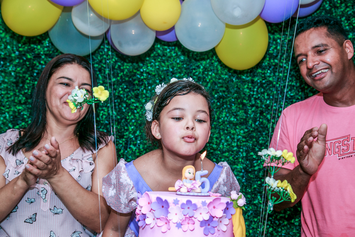 hora do parabéns, fotos infantil de aniversário, aniversário de 5 anos, festa de aniversário, fotografo para festa de aniversário, fotografo de aniversário, fotografo em suzano, fotografia de aniversário infantil, festa de aniversário dos enrolados