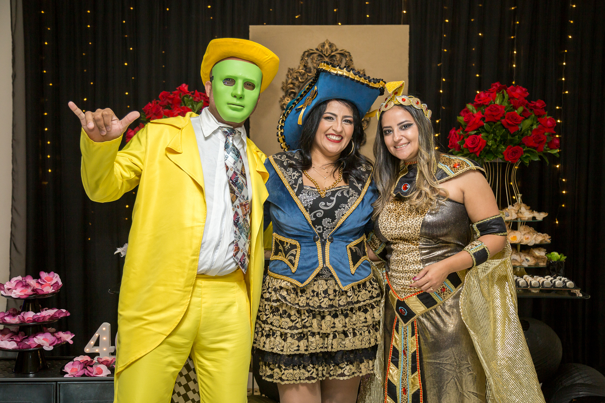 foto de aniversario, festa a fantasia, festa de 40 anos, festa de 30 anos, festa alegre, festa, balada, fotografo de balada, fotografia de balada, mogi, suzano, poá, itaqua, zurique foto e video, mascara, mesa de docinhos, bolo cenografico