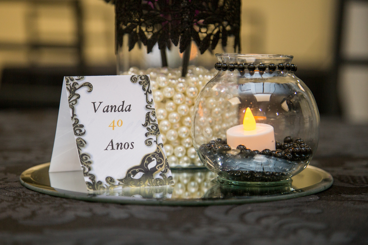 foto de aniversario, festa a fantasia, festa de 40 anos, festa de 30 anos, festa alegre, festa, balada, fotografo de balada, fotografia de balada, mogi, suzano, poá, itaqua, zurique foto e video, mascara, mesa de docinhos, bolo cenografico