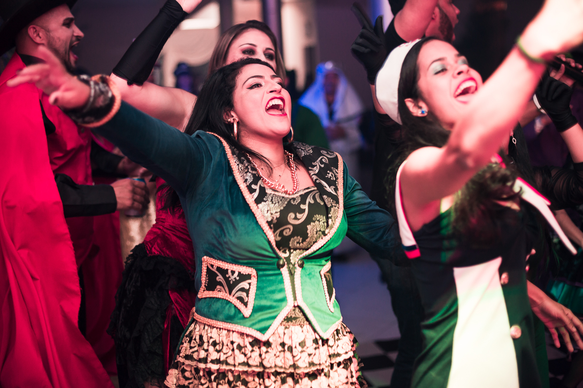 foto de aniversario, festa a fantasia, festa de 40 anos, festa de 30 anos, festa alegre, festa, balada, fotografo de balada, fotografia de balada, mogi, suzano, poá, itaqua, zurique foto e video, mascara, mesa de docinhos, bolo cenografico