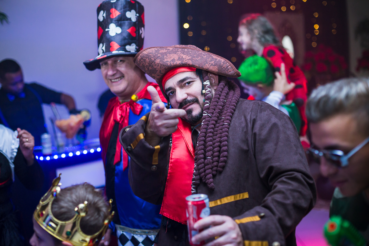 foto de aniversario, festa a fantasia, festa de 40 anos, festa de 30 anos, festa alegre, festa, balada, fotografo de balada, fotografia de balada, mogi, suzano, poá, itaqua, zurique foto e video, mascara, mesa de docinhos, bolo cenografico