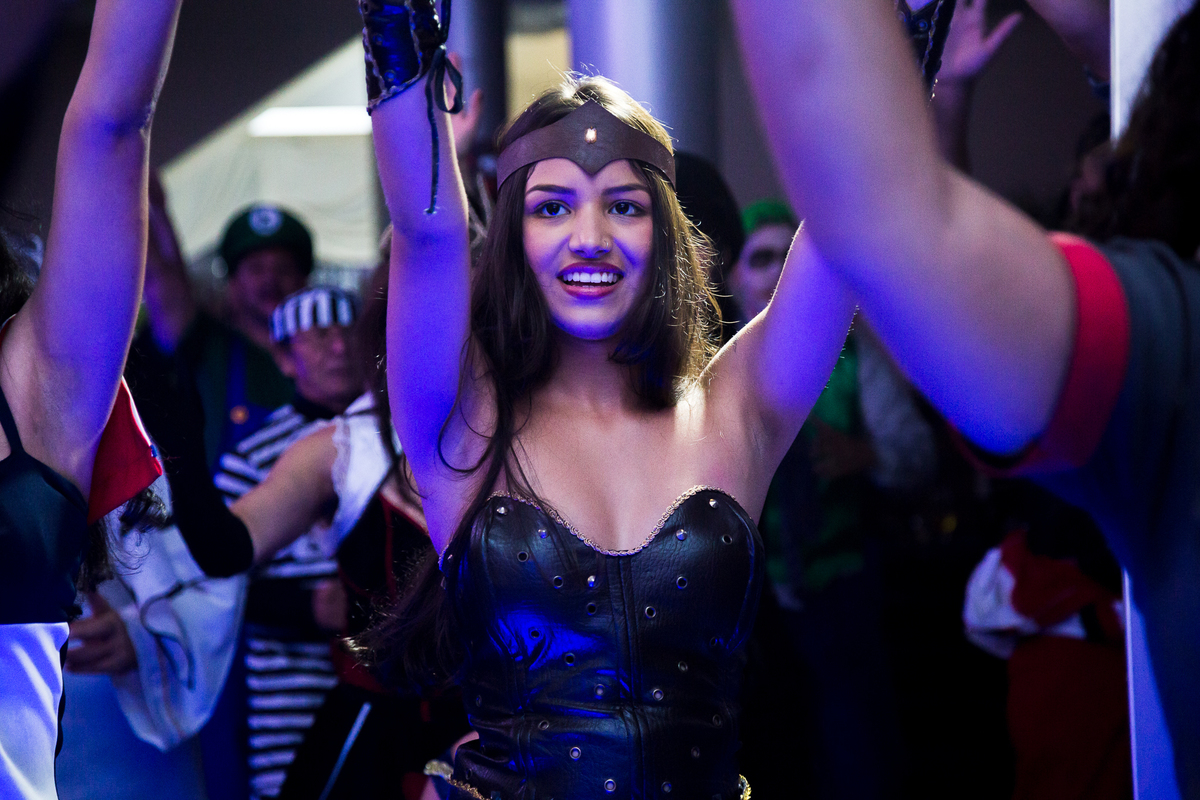 foto de aniversario, festa a fantasia, festa de 40 anos, festa de 30 anos, festa alegre, festa, balada, fotografo de balada, fotografia de balada, mogi, suzano, poá, itaqua, zurique foto e video, mascara, mesa de docinhos, bolo cenografico