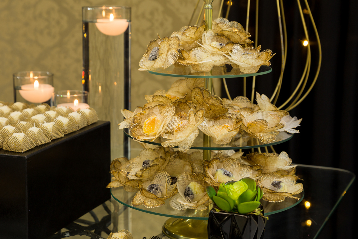 foto de aniversario, festa a fantasia, festa de 40 anos, festa de 30 anos, festa alegre, festa, balada, fotografo de balada, fotografia de balada, mogi, suzano, poá, itaqua, zurique foto e video, mascara, mesa de docinhos, bolo cenografico