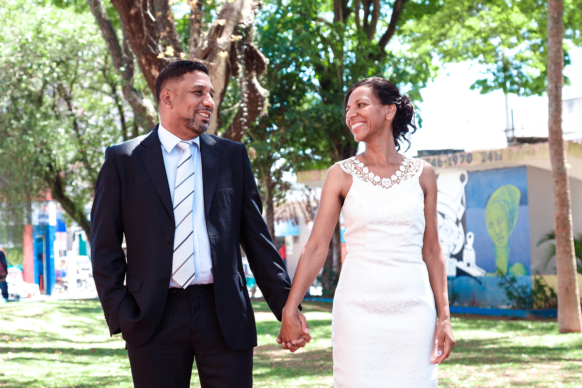 ensaio de fotos, casal, noivos, casamento civil, noivos apaixonados, ensaio de fotos romantico, ensaio de fotos praça de suzano