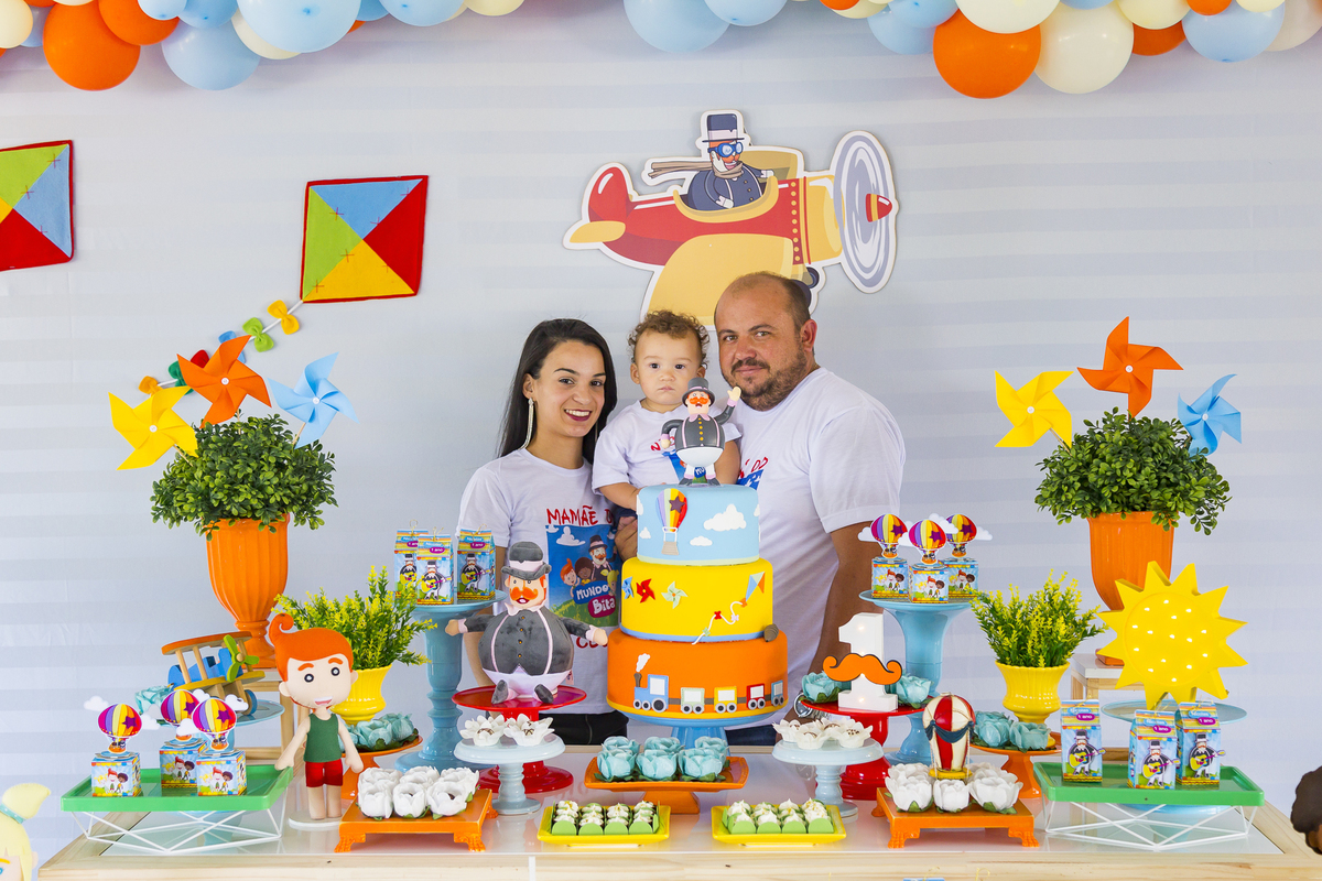 docinhos, mesa, Arco de balão para festa infantil, porta feita de balão, balão mundo bita, arco de balão desconstruido, erika balões, fotografia de aniversario, fotógrafo de aniversario, fotógrafo em suzano, anabia fest, ana bia fest, decoração infantil