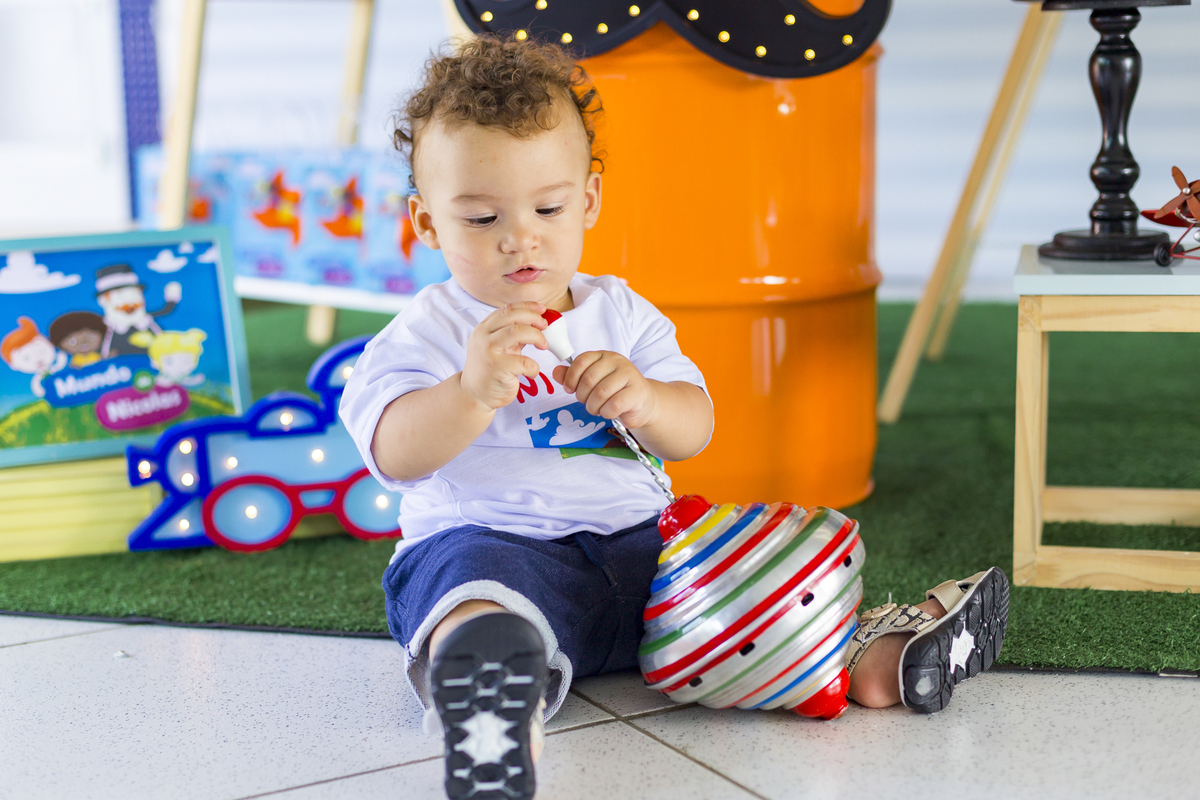 fotógrafo de aniversário, festa infantil, fotografia infantil, fotógrafo em suzano, mundo bita, decoração de aniversário, festa de 1 aninho, primeiro aninho. fotografia de festa infantil, zurique foto e vídeo