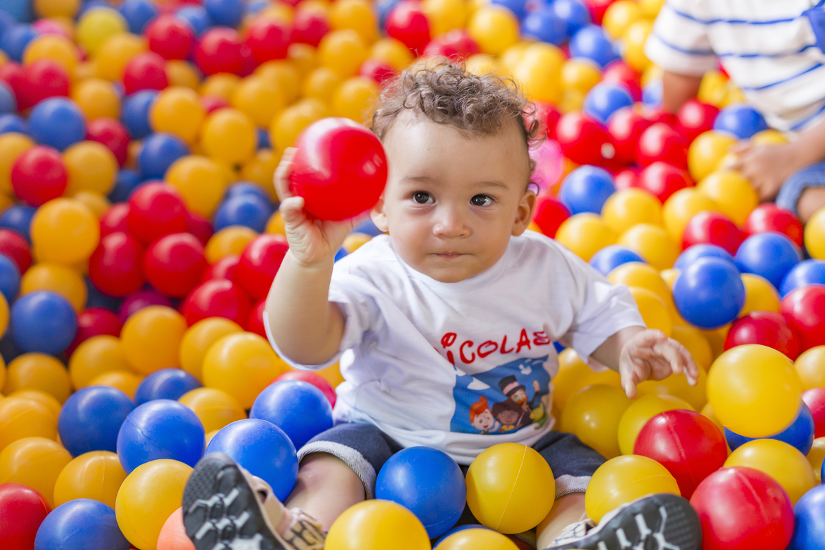 piscina de bolinha, fotógrafo de aniversário, festa infantil, fotografia infantil, fotógrafo em suzano, mundo bita, decoração de aniversário, festa de 1 aninho, primeiro aninho. fotografia de festa infantil, zurique foto e vídeo