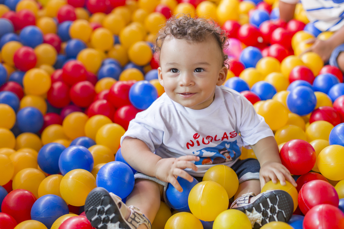 piscina de bolinha, fotógrafo de aniversário, festa infantil, fotografia infantil, fotógrafo em suzano, mundo bita, decoração de aniversário, festa de 1 aninho, primeiro aninho. fotografia de festa infantil, zurique foto e vídeo