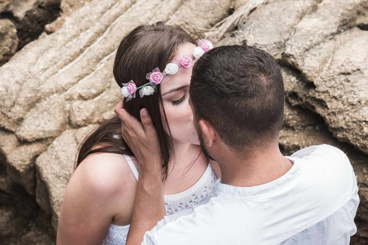 FOTÓGRAFO EM SUZANO, ENSAIO DE FOTOS PRÉ-WEDDING, ENSAIO FOTOGRÁFICO PRÉ-CASAMENTO, FOTOGRAFIA DE CASAIS, FOTOS DE NOIVOS. ensaio de  fotos na praia, ensaio fotográfico na praia, noivos na praia, pré wedding na praia