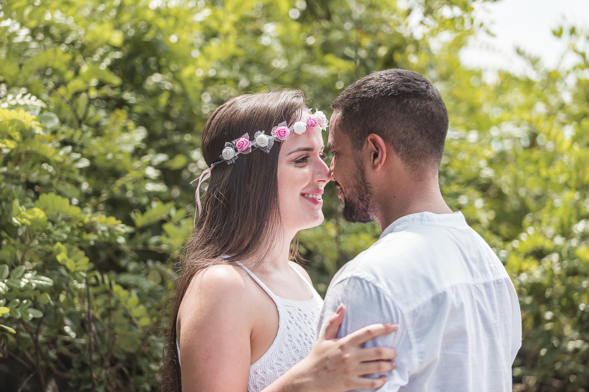 FOTÓGRAFO EM SUZANO, ENSAIO DE FOTOS PRÉ-WEDDING, ENSAIO FOTOGRÁFICO PRÉ-CASAMENTO, FOTOGRAFIA DE CASAIS, FOTOS DE NOIVOS. ensaio de  fotos na praia, ensaio fotográfico na praia, noivos na praia, pré wedding na praia