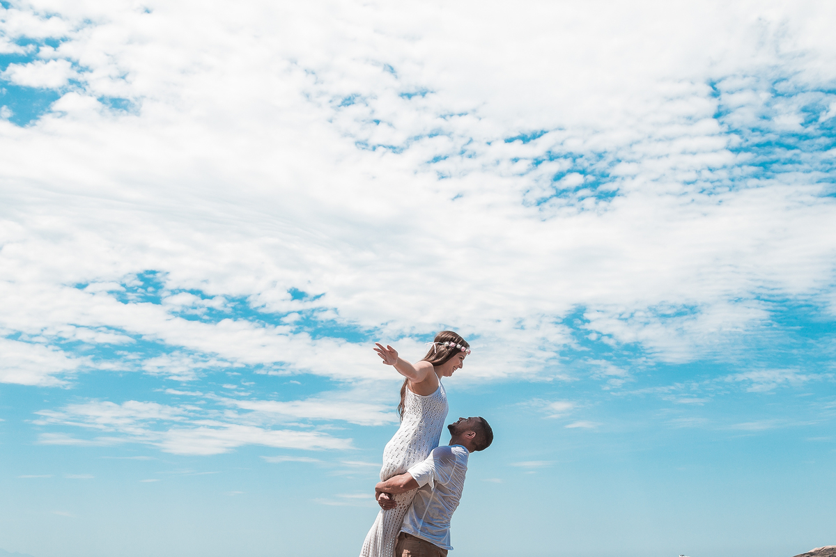 FOTÓGRAFO EM SUZANO, ENSAIO DE FOTOS PRÉ-WEDDING, ENSAIO FOTOGRÁFICO PRÉ-CASAMENTO, FOTOGRAFIA DE CASAIS, FOTOS DE NOIVOS. ensaio de  fotos na praia, ensaio fotográfico na praia, noivos na praia, pré wedding na praia