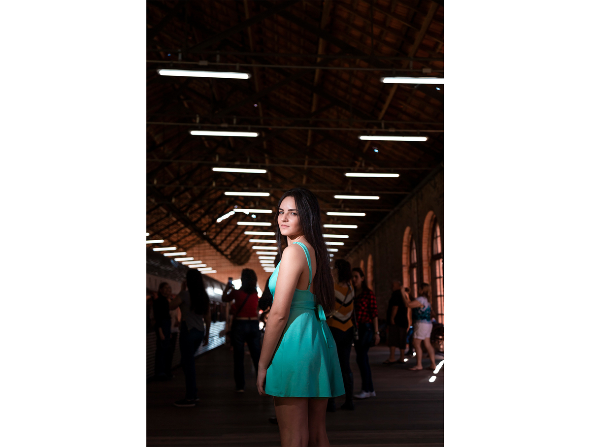 Ensaio feminino, paranapiacaba, ensaio de fotos, fotos na estação de trem, fotos de jovem, fotografo de ensaio feminino, fotografo em Suzano, fotografo profissional, foto ao ar livre, feminino