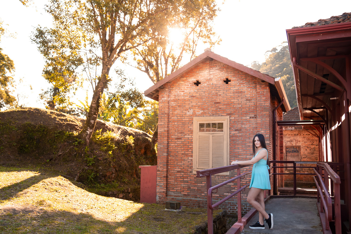 Ensaio feminino, paranapiacaba, ensaio de fotos, fotos na estação de trem, fotos de jovem, fotografo de ensaio feminino, fotografo em suzano, fotografo profissional, foto ao ar livre, feminino