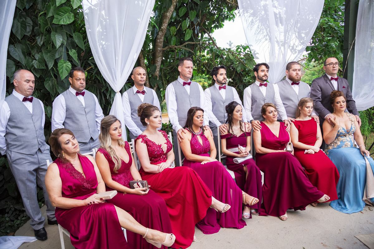 padrinhos e madrinhas, noivos no altar, segunça das alianças, casamento rustico, mesa, decoração de casamento, centro de mesa, recanto verde, noivas do campo, noivas no campo, wedding 2019, wedding 2020, fotografo de casamento, fotografo em suzano 